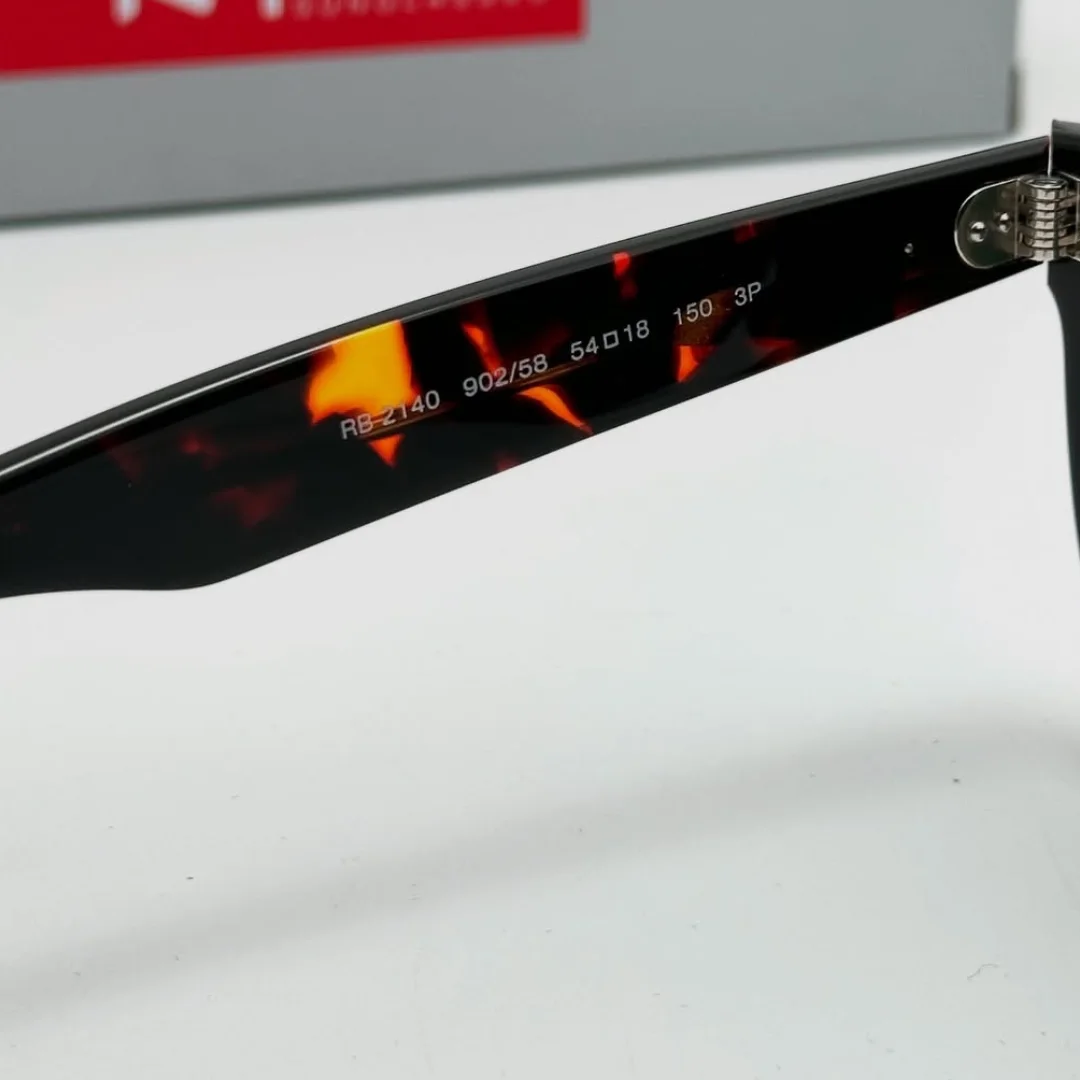 کد و مشخصات عینک روی دسته عینک