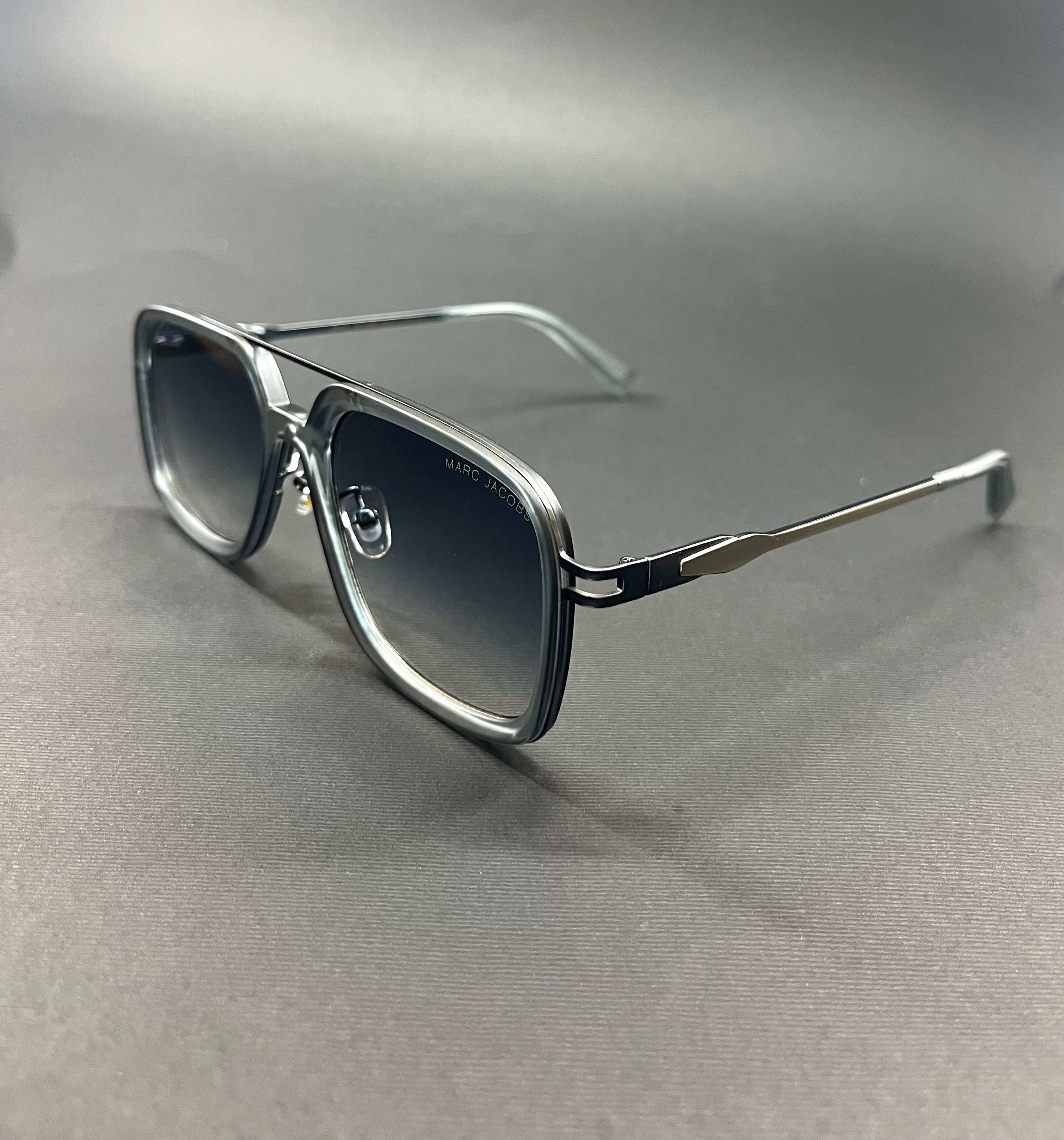 خاص بودن با ما تجربه کنید