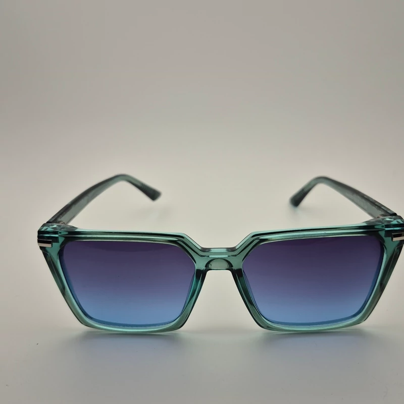 عینک افتابی مارک پلیس رنگ فرم سبز عدسی ابی